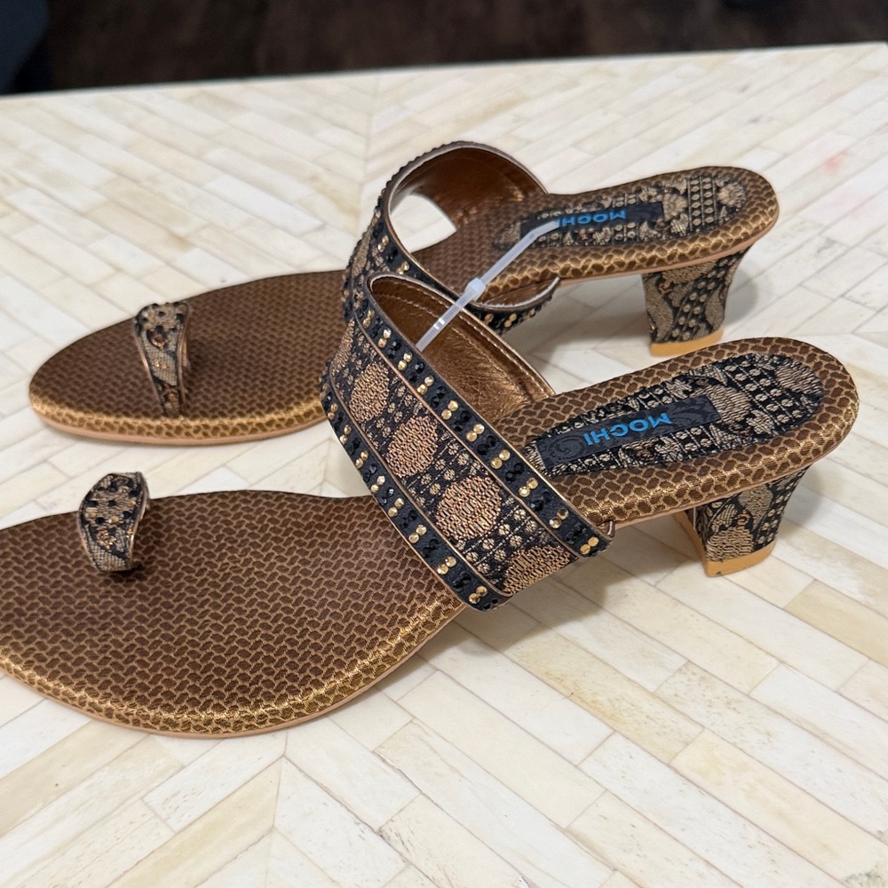 Chic Brown Patterned Heels